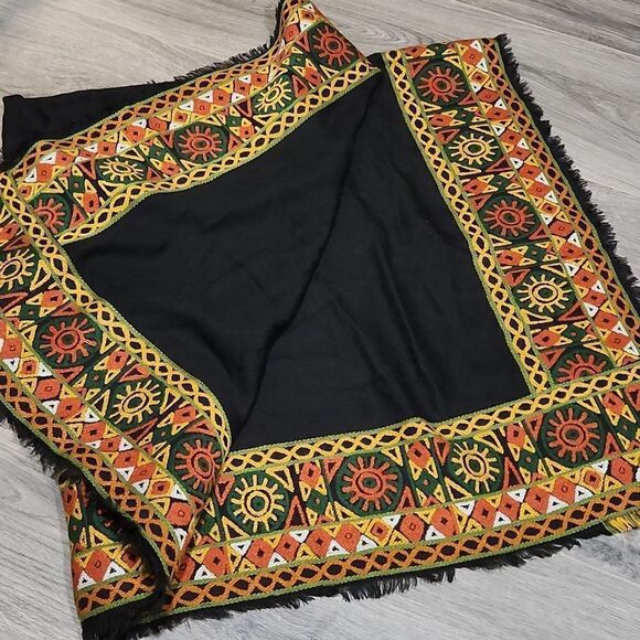 NWT Frye Embroidery Oversized Scarf - Picture 7 of 7